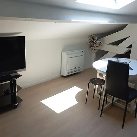 Loft 55m2 Climatise * Courtemanche